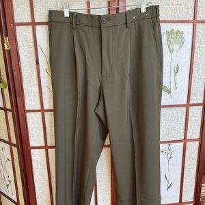 Uniqlo Pleated Wide Leg Pants